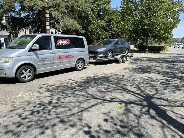 Remorquage de véhicules légers, utilitaires, motos et camping-cars — photo 1